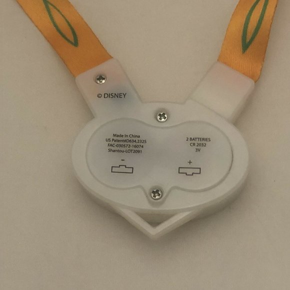 Disney Tangled Pascal Lizard Yellow Light Up Lanyard Necklace - Picture 12 of 12